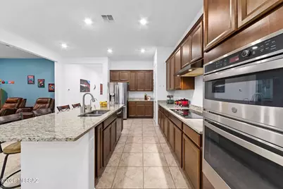 10820 N Iron Peak Drive, Oro Valley, AZ 85742 - Photo 5