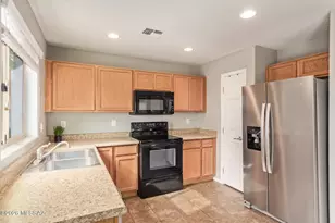 5753 S Ladyslipper Pl, Tucson, AZ 85747 - Photo 9