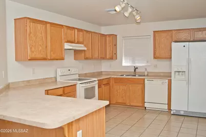 8876 N Misty Brook Drive, Tucson, AZ 85743 - Photo 9