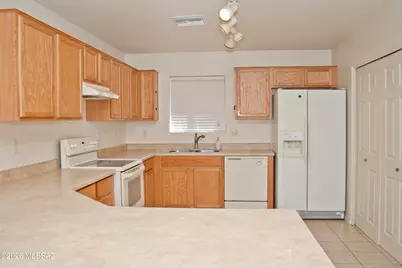 8876 N Misty Brook Drive, Tucson, AZ 85743 - Photo 5