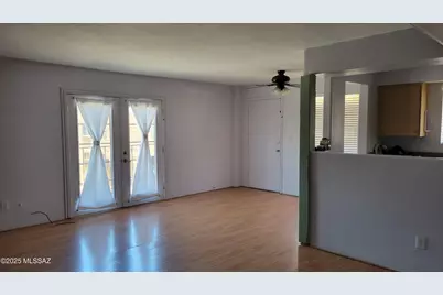 1967 N Camino Serna #UNIT D, Tucson, AZ 85715 - Photo 3