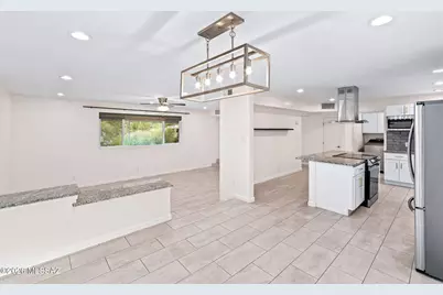220 S Clausen Circle, Tucson, AZ 85745 - Photo 11