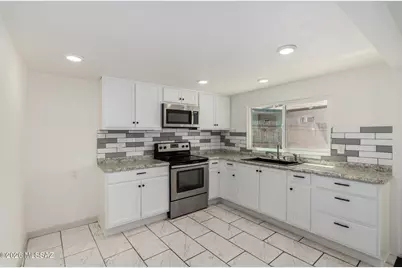 2429 E Cameron Vista, Tucson, AZ 85713 - Photo 13