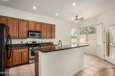 1232 S Desert Vista Drive, Tucson, AZ 85748 - Photo 17