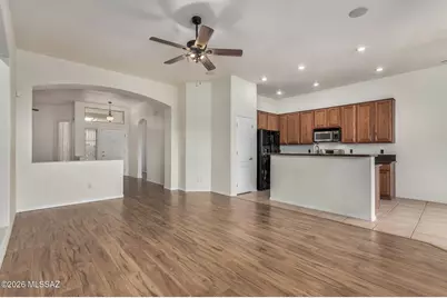 1232 S Desert Vista Drive, Tucson, AZ 85748 - Photo 15