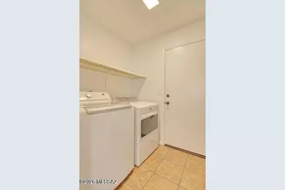 1223 E Camino Diestro, Oro Valley, AZ 85704 - Photo 13