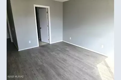 8832 N Mesquite Bluffs Place, Tucson, AZ 85742 - Photo 11