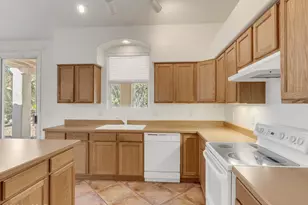 345 E Shore Cliff Pl, Oro Valley, AZ 85737 - Photo 9