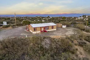 978 N White Oak Pl, Oracle, AZ 85623 - Photo 1