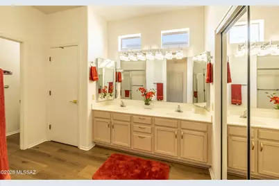 1942 W Amblemorn Drive, Green Valley, AZ 85622 - Photo 13