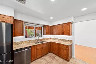 8030 E Hampton Drive, Tucson, AZ 85715 - Photo 17