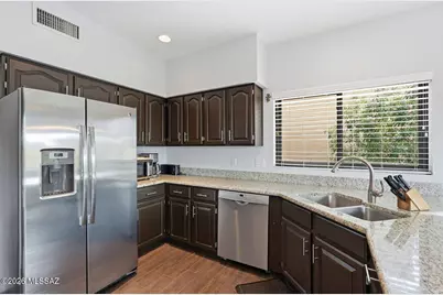 930 E Camino Corrida, Oro Valley, AZ 85737 - Photo 9