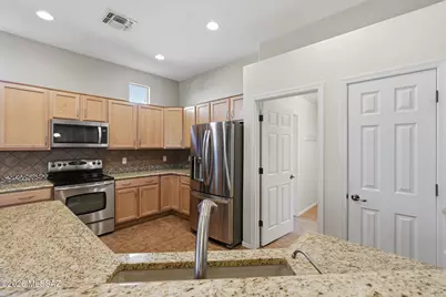 501 N Michelangelo Drive, Green Valley, AZ 85614 - Photo 13