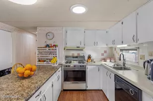 6126 W Rafter Cir St, Tucson, AZ 85713 - Photo 11