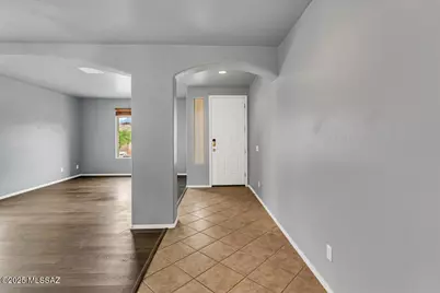 10054 E Cedar Hill Drive, Tucson, AZ 85748 - Photo 7