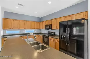 10054 E Cedar Hill Dr, Tucson, AZ 85748 - Photo 9