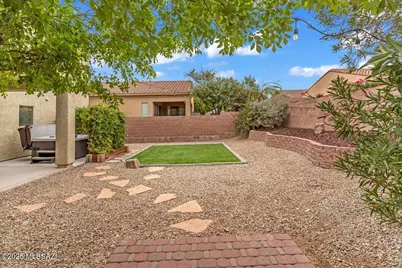 10054 E Cedar Hill Drive, Tucson, AZ 85748 - Photo 37