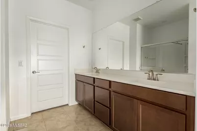 7803 S Sugarbend Drive, Tucson, AZ 85757 - Photo 9