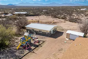 1886 E Robins Roost Trail, Huachuca City, AZ 85616 - Photo 9