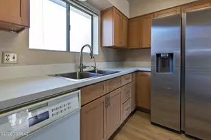 7336 N Las Quintas Dr, Tucson, AZ 85704 - Photo 9