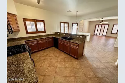 8229 W Zlacket Drive, Tucson, AZ 85757 - Photo 11
