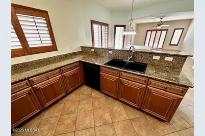 8229 W Zlacket Drive, Tucson, AZ 85757 - Photo 13