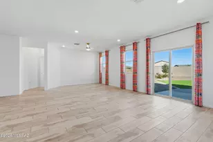 10498 W Beaman Ln, Marana, AZ 85653 - Photo 13