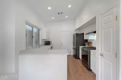 2247 E Jonquil Street, Oro Valley, AZ 85755 - Photo 9