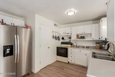 7131 E Portland Drive, Tucson, AZ 85730 - Photo 9