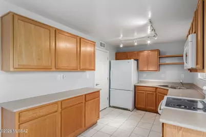 925 N Venice Avenue #D, Tucson, AZ 85711 - Photo 11