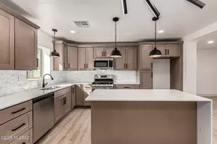 2032 E Florence Dr, Tucson, AZ 85719 - Photo 11