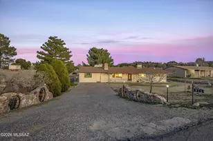 975 N Evergreen Dr, Oracle, AZ 85623 - Photo 1