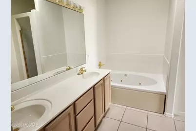 2565 S Pecan Valley Place, Green Valley, AZ 85614 - Photo 7