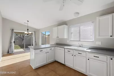 7821 S Kilbrennan Way, Tucson, AZ 85747 - Photo 5
