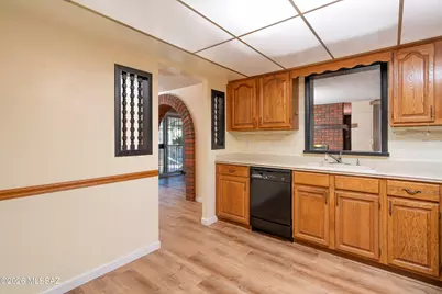 1821 S Rocky Mountain Drive, Tucson, AZ 85710 - Photo 7