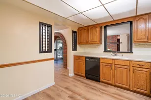 1821 S Rocky Mountain Dr, Tucson, AZ 85710 - Photo 7