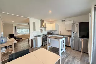 8271 E Kenyon Dr, Tucson, AZ 85710 - Photo 9