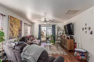 2595 E Warwick Castle Ln, Tucson, AZ 85706 - Photo 5