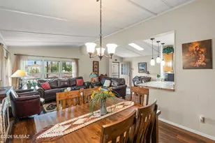 105 W Mora Dr, Green Valley, AZ 85614 - Photo 9