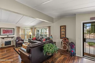 105 W Mora Dr, Green Valley, AZ 85614 - Photo 3