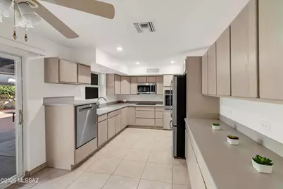 6404 E Calle Mercurio, Tucson, AZ 85710 - Photo 15