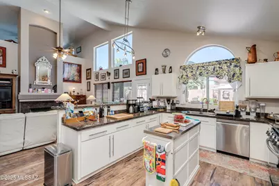 11426 N Silver Pheasant Loop, Tucson, AZ 85737 - Photo 17