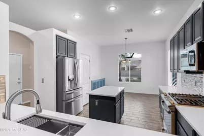 1252 S Desert Vista Drive, Tucson, AZ 85748 - Photo 15