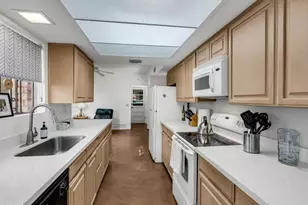 10083 N Valle Del Oro Dr, Oro Valley, AZ 85737 - Photo 11