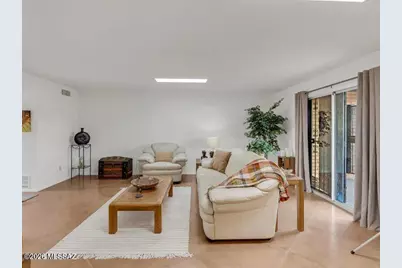 10083 N Valle Del Oro Drive, Oro Valley, AZ 85737 - Photo 9