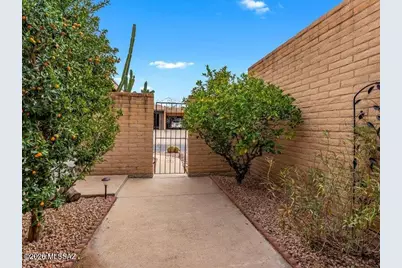 10083 N Valle Del Oro Drive, Oro Valley, AZ 85737 - Photo 3