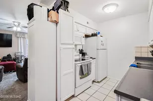 6332 N Barcelona Ln, Tucson, AZ 85704 - Photo 7