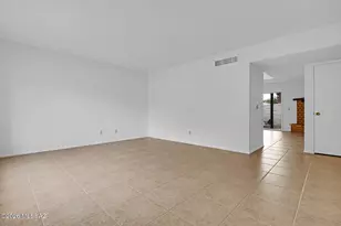 7456 E Covey Dr, Tucson, AZ 85750 - Photo 9