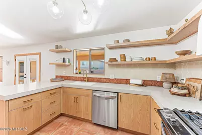 669 W Cholla Crest Drive, Green Valley, AZ 85614 - Photo 13