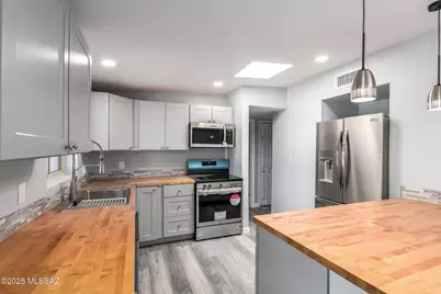 2033 S Augusta Place, Tucson, AZ 85710 - Photo 5
